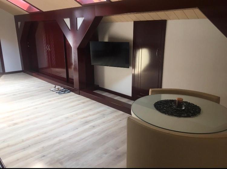 Cherry Apartmani Gornji Milanovac Exterior foto